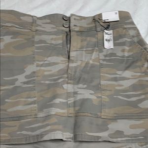 Camo mini skirt